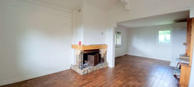 Maison 6 pièces avec piscine et terrain - photo 4
