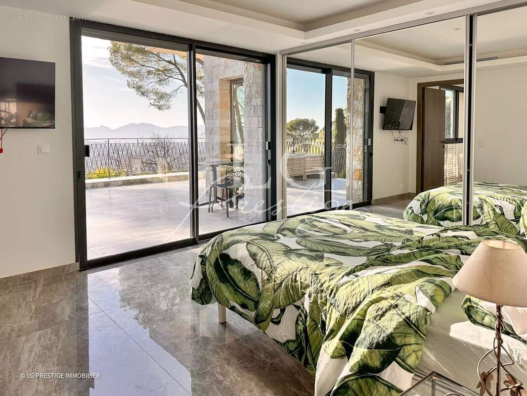 Maison à MOUGINS