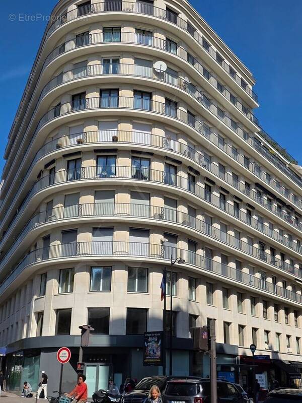 Appartement à PARIS-8E