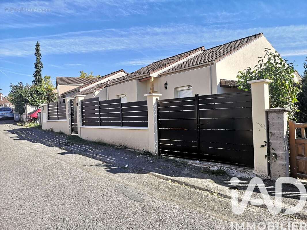 Photo 2 - Maison à LES MUREAUX