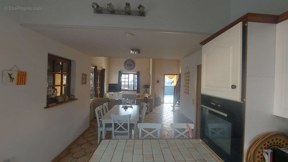 A Sainte Marie plage, villa individuelle à proximité de la plage avec garage - photo 4