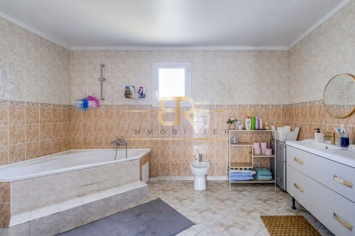 Maison à NOISY-LE-SEC