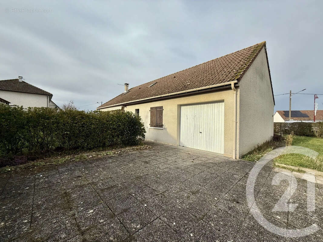 Maison à MONTBEUGNY