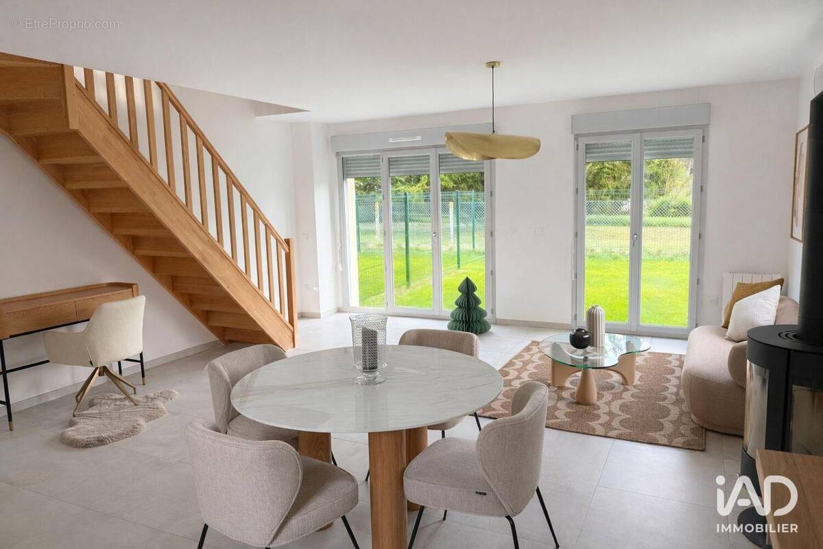 Photo 1 - Maison à OINVILLE-SUR-MONTCIENT