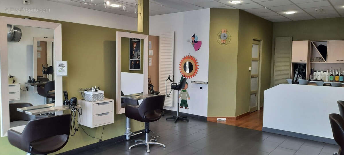 Commerce à SAINT-MARS-DU-DESERT