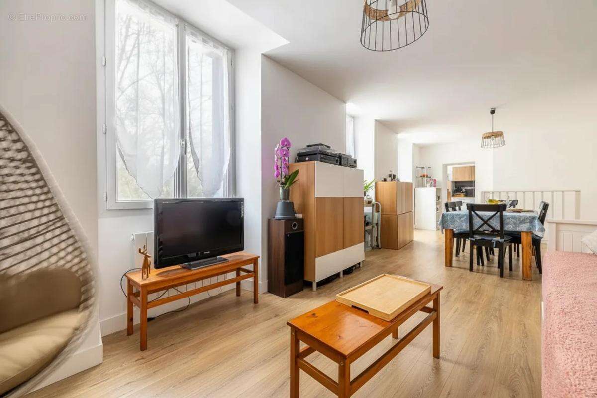 Appartement à LA FERTE-ALAIS
