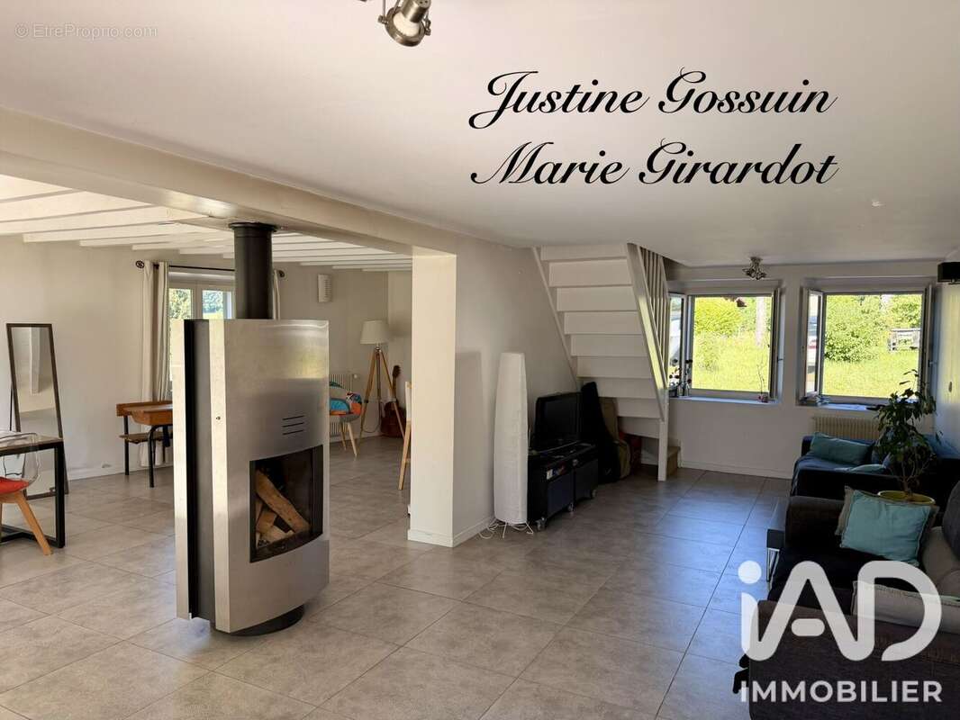 Maison 177 m² à Mesigny  - photo 6