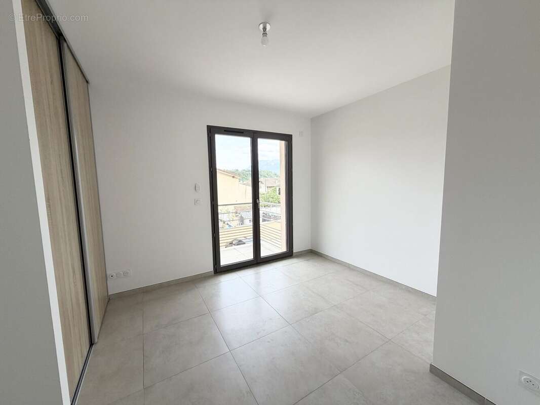 Appartement à RENAGE