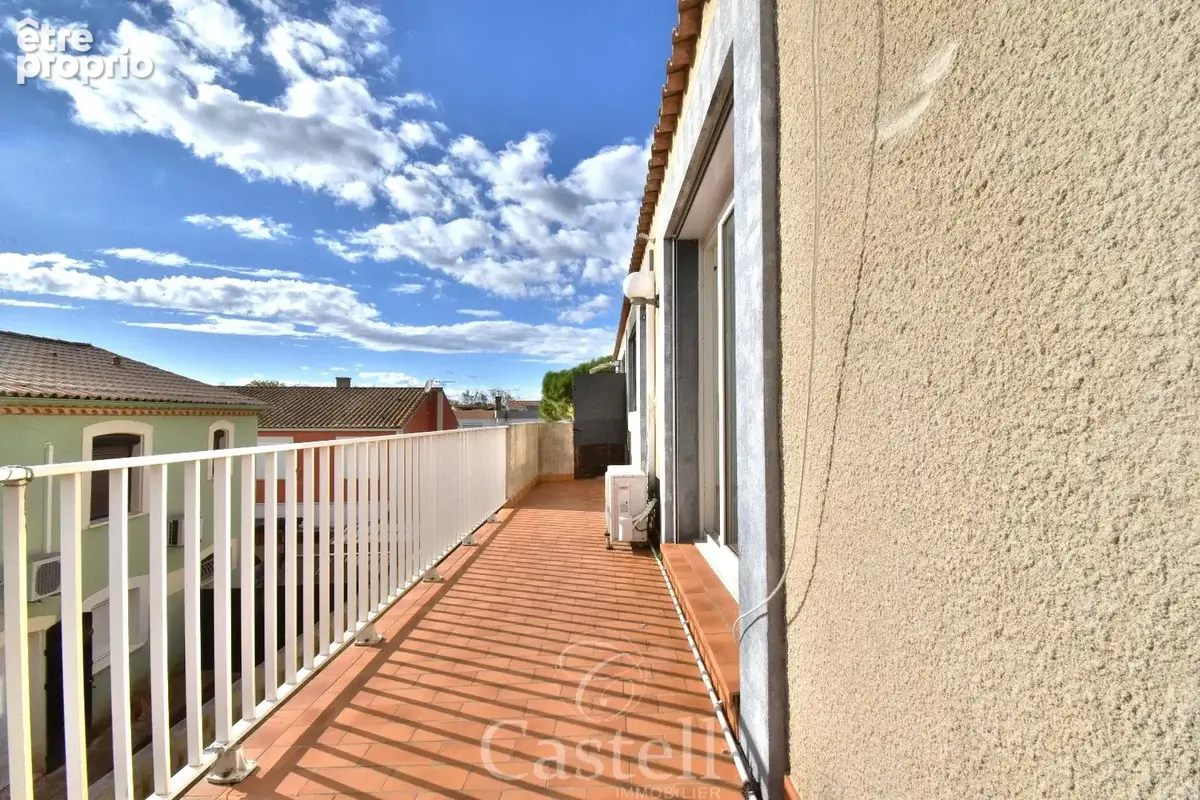 AGDE  Appartement T3 d'environ 71 m² avec balcon et 2 places de parking - photo 1