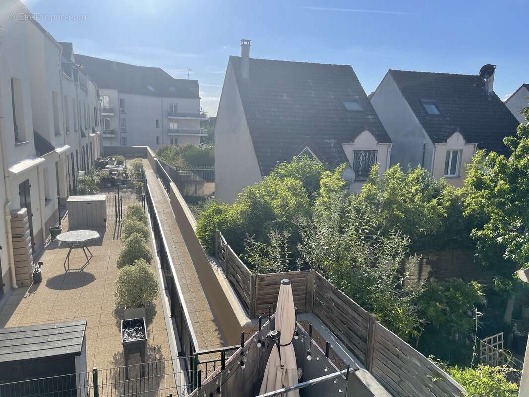 Appartement à PONTAULT-COMBAULT