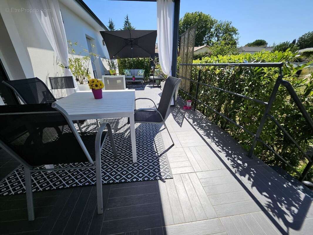 Maison à LA CHAPELLE-GONAGUET