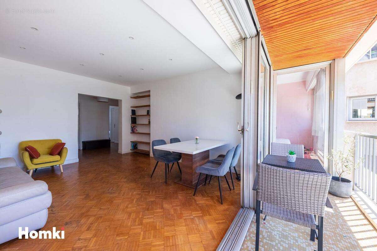 Appartement à MARSEILLE-8E