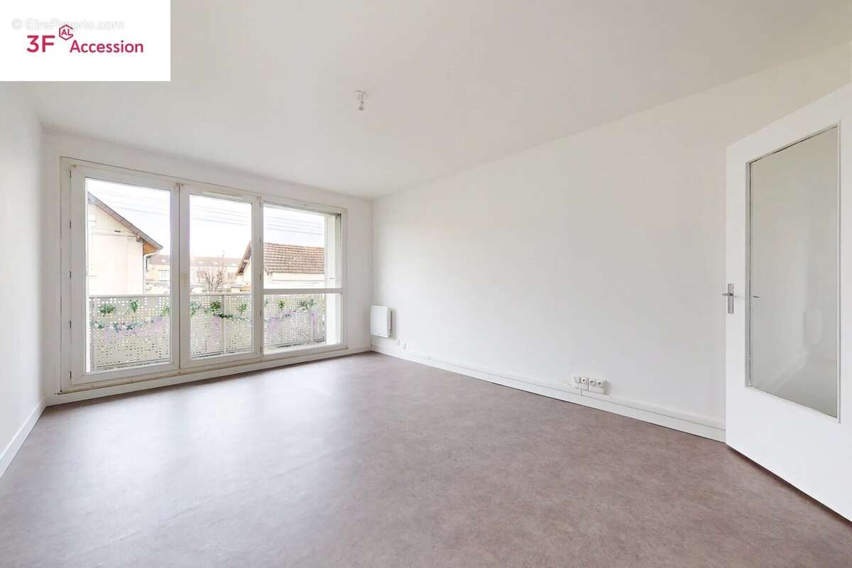 Appartement à PARAY-VIEILLE-POSTE