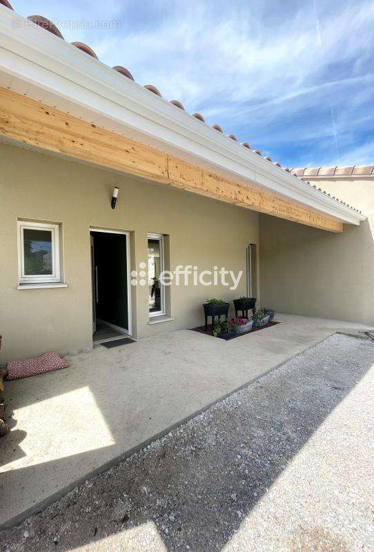 Maison à LA BASTIDE-DE-LORDAT