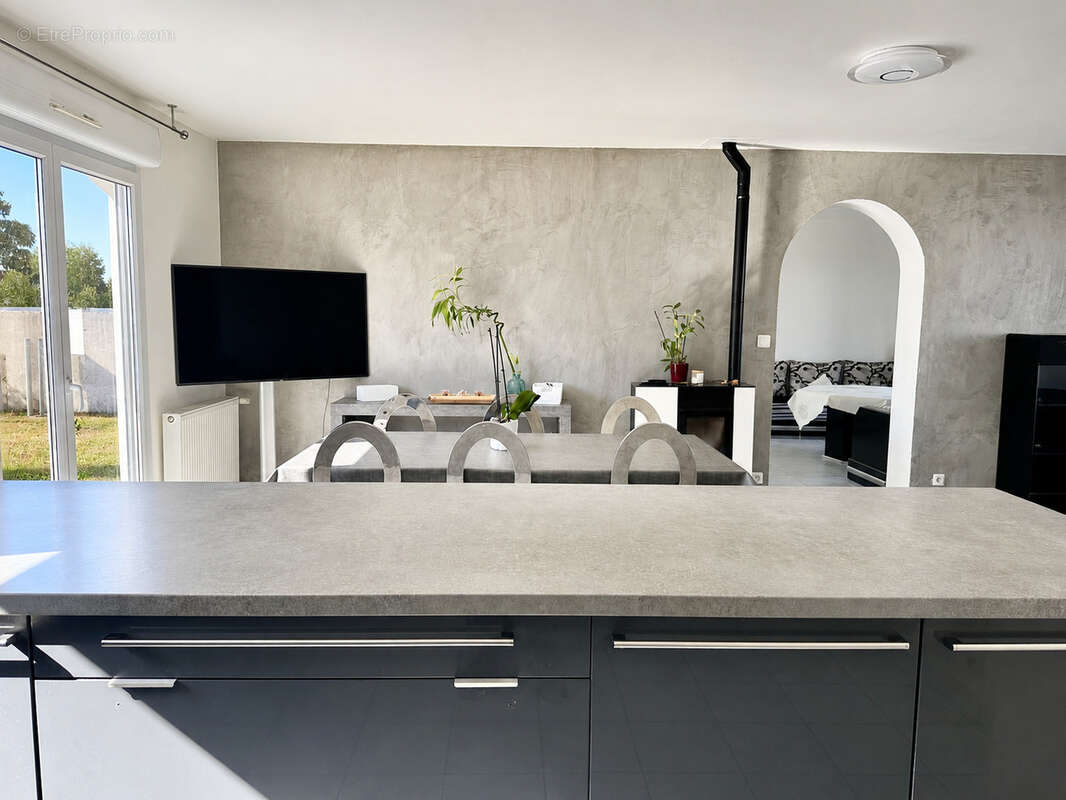 Maison familiale de 125m2 - 4 chambres - quartier certé à trignac - photo 4