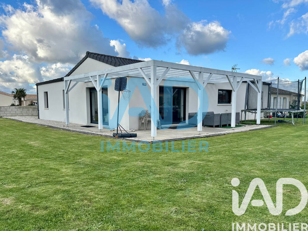 Photo 1 - Maison à THENAC