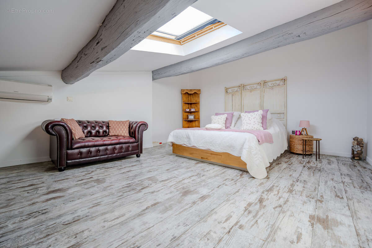 Appartement à LA VALETTE-DU-VAR