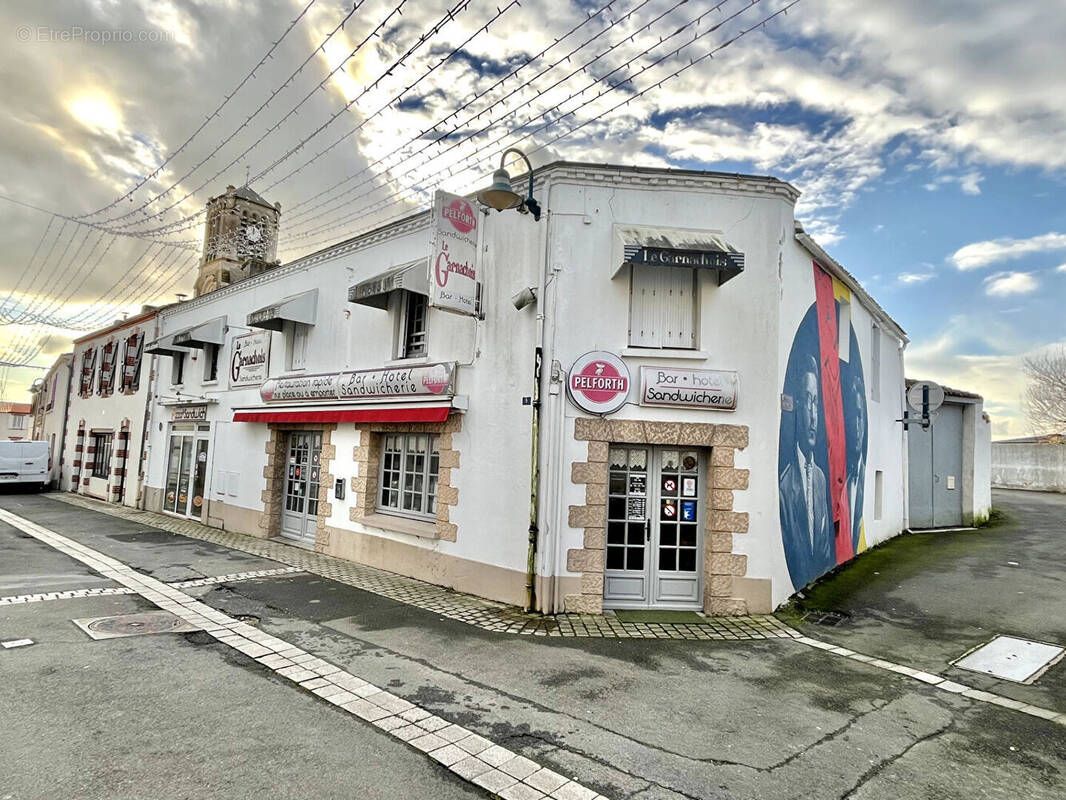 Commerce à LA GARNACHE