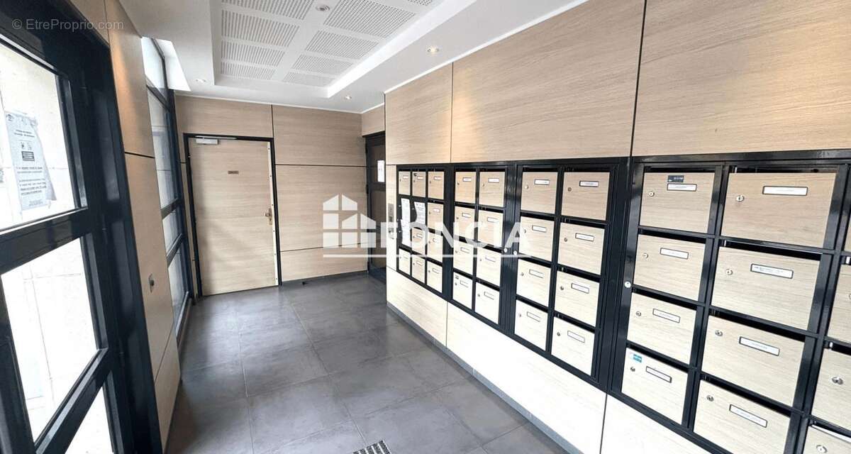 Appartement à LA GARENNE-COLOMBES