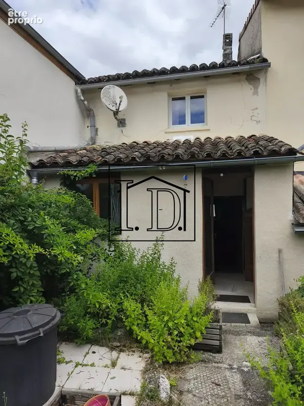 Façade arrière qui donne sur le jardin