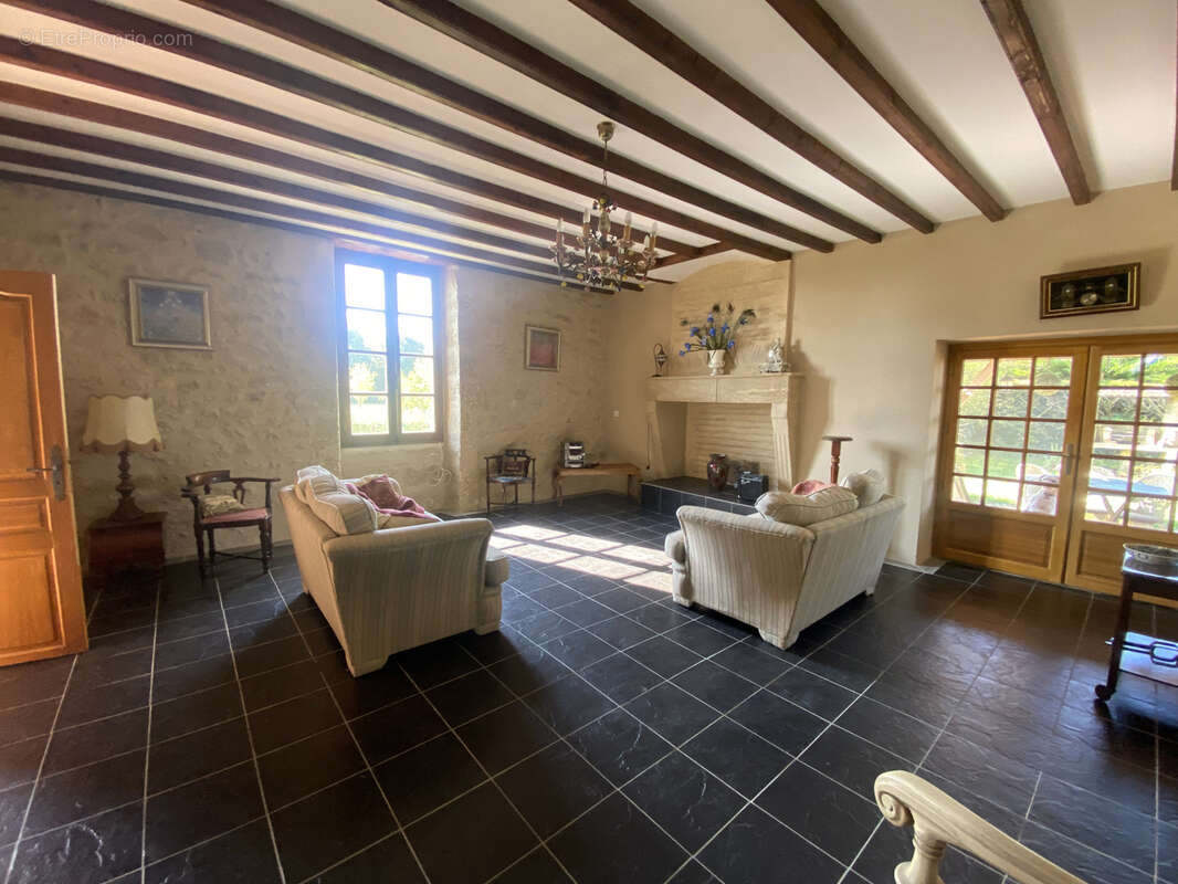 Maison à BOURDELLES