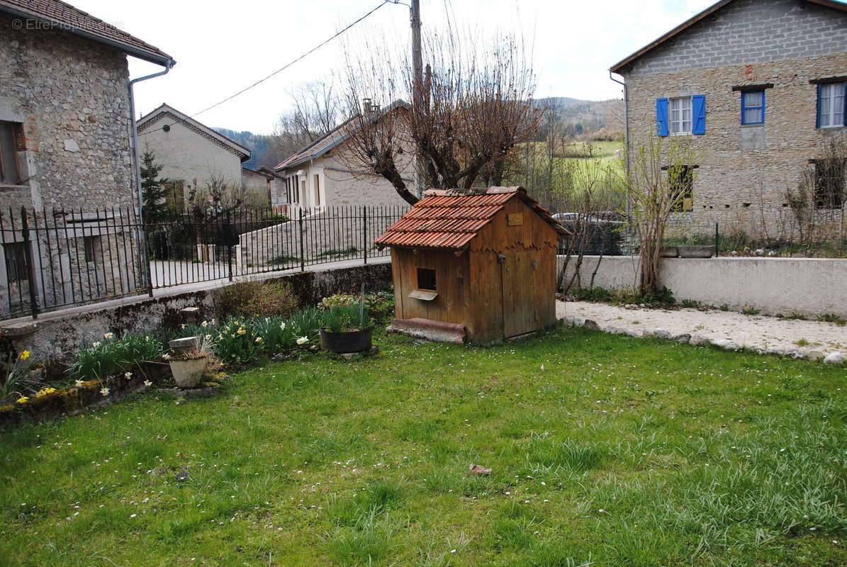 Maison de maître dans hameau paisible - photo 2