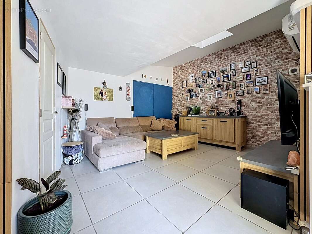 Appartement 110 m² à Marseille-15e  - photo 4