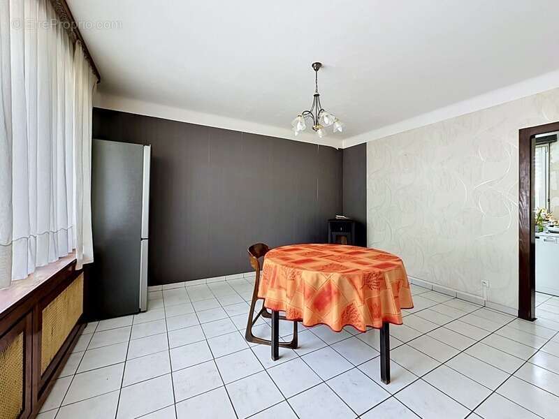 Maison à vendre 8 pièces VARSBERG (57), 2 garages , dépendance et jardin - photo 6