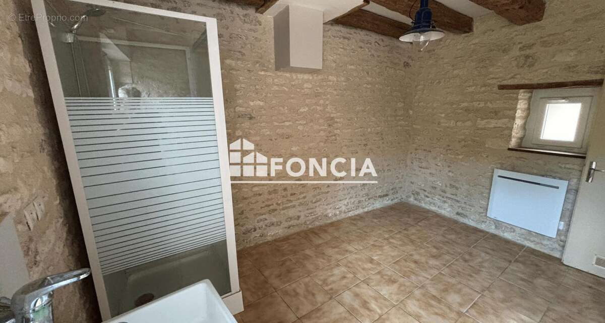 Maison à NEUVILLE-DE-POITOU