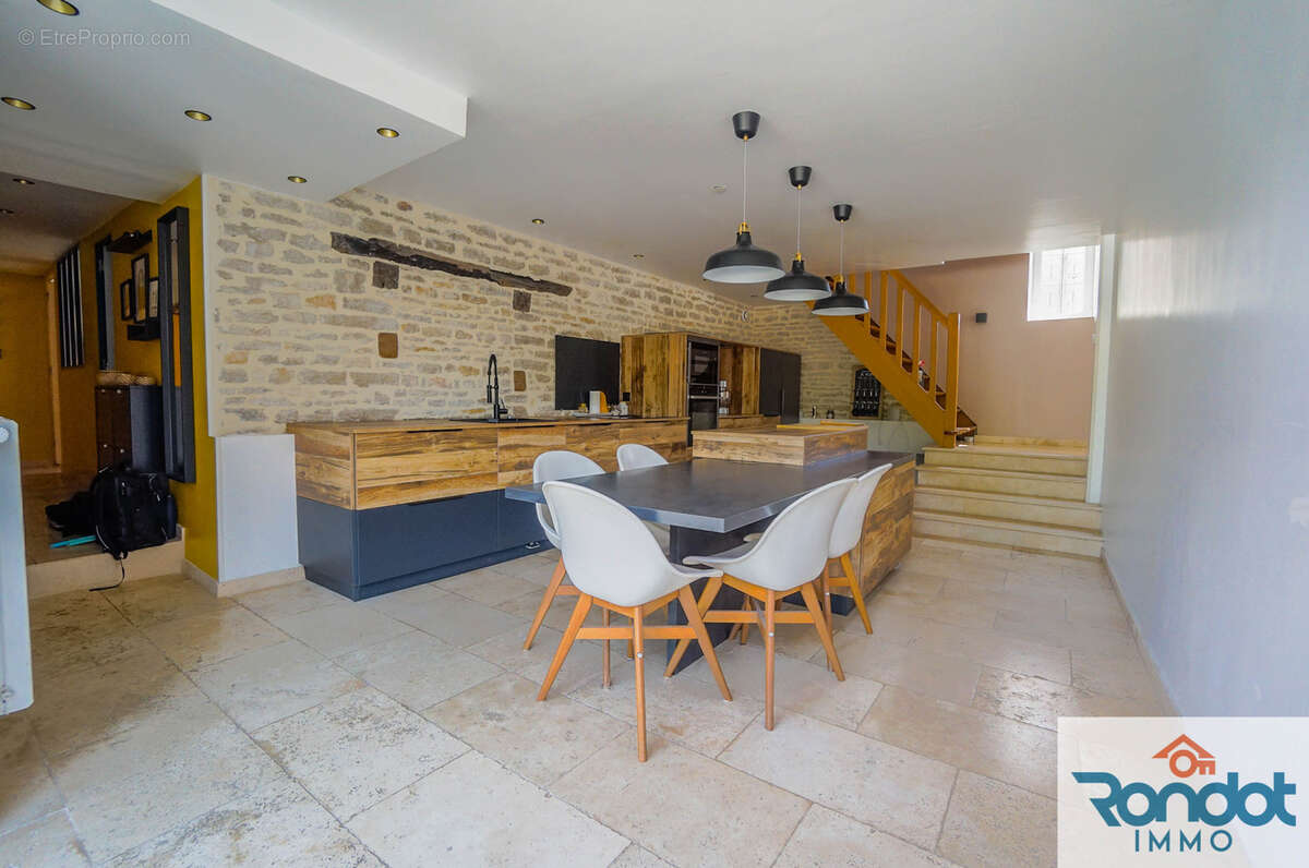 Maison à MAREY-SUR-TILLE