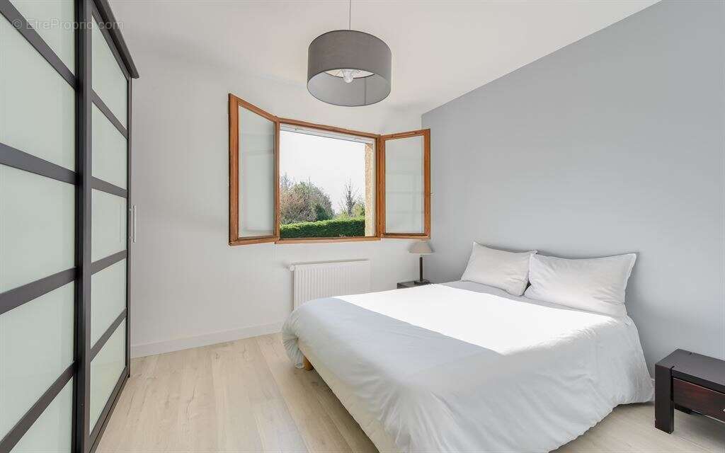 Maison à COLLONGES-AU-MONT-D'OR