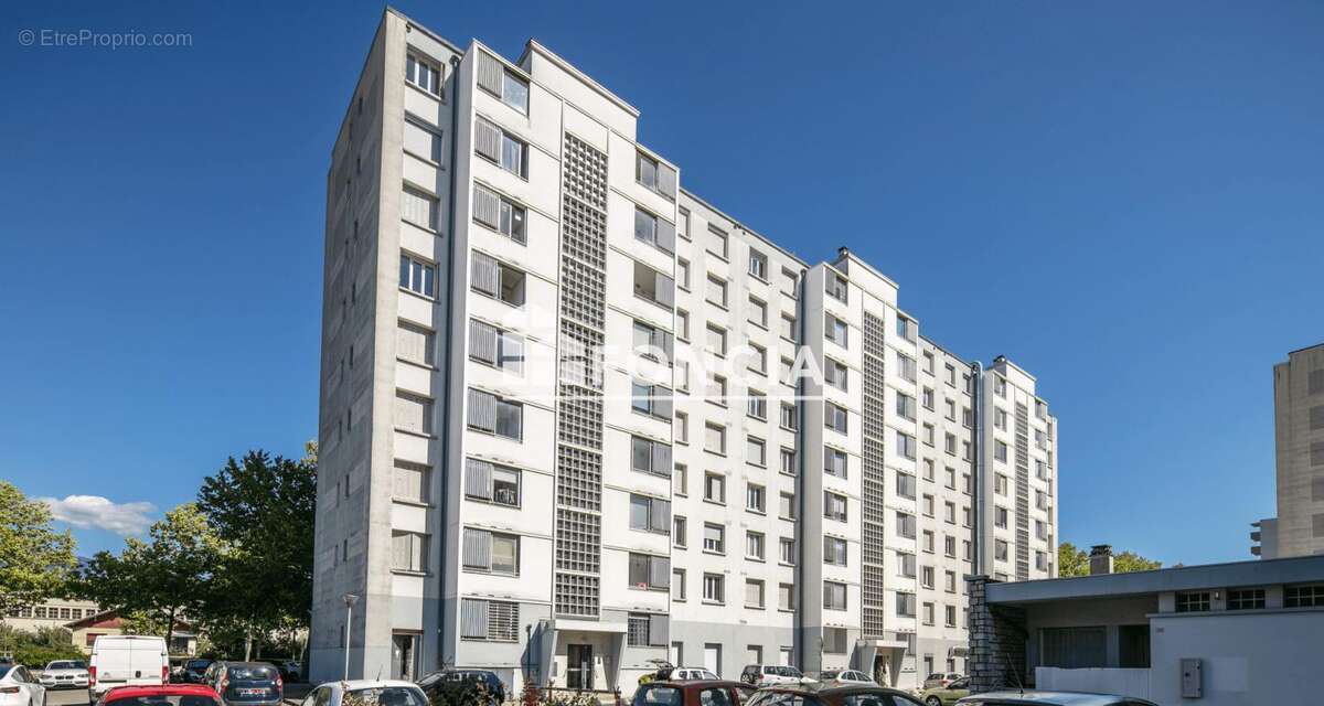 Appartement à LE PONT-DE-CLAIX