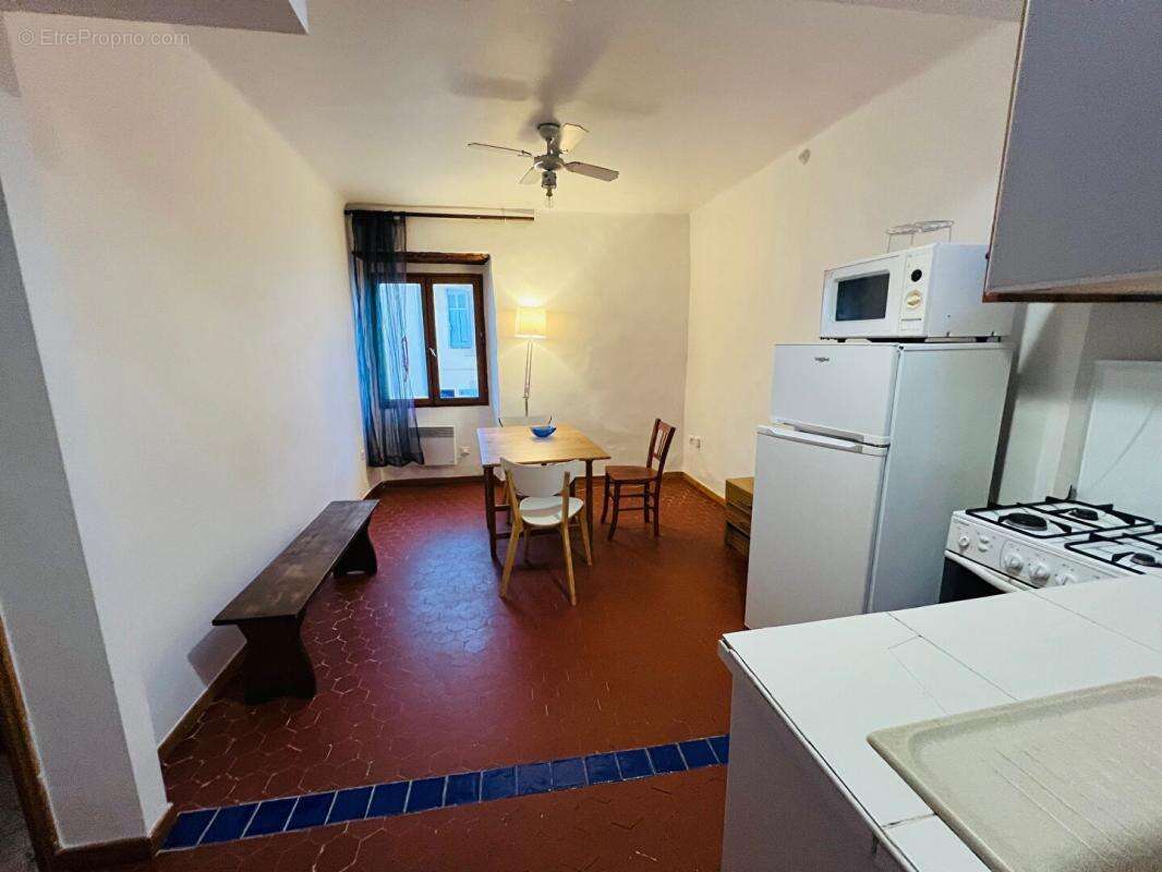 Maison à SAINT-CHAMAS