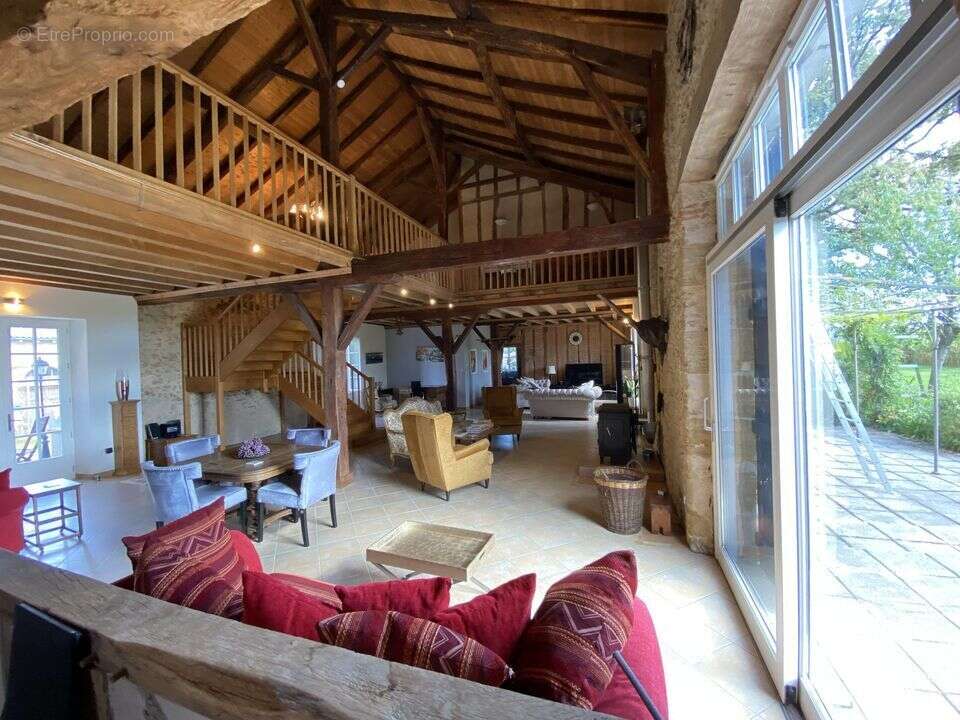#maison #pierres #ferme #dépendance #terrain #gers #gîtes