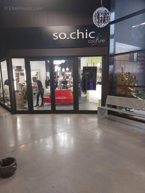 Commerce à VINON-SUR-VERDON