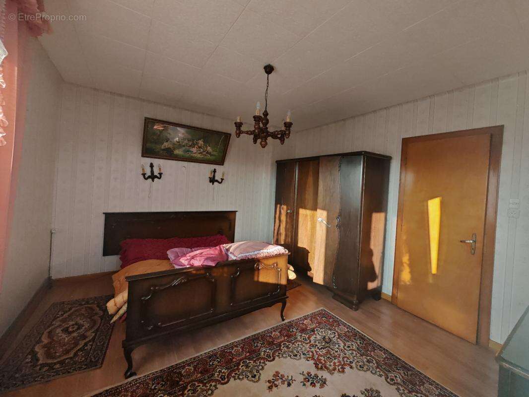Maison 6 pièces - 4 chambres - sous sol - proximité Gare - photo 8
