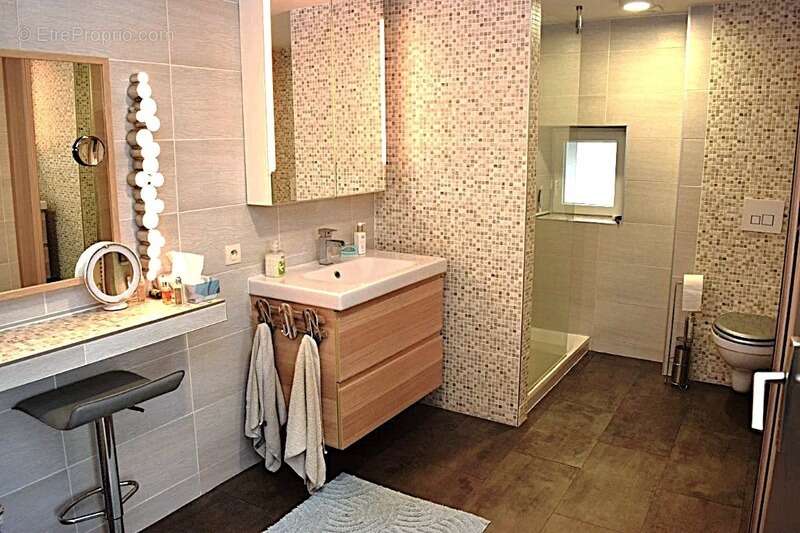 Maison à CLEDEN-POHER