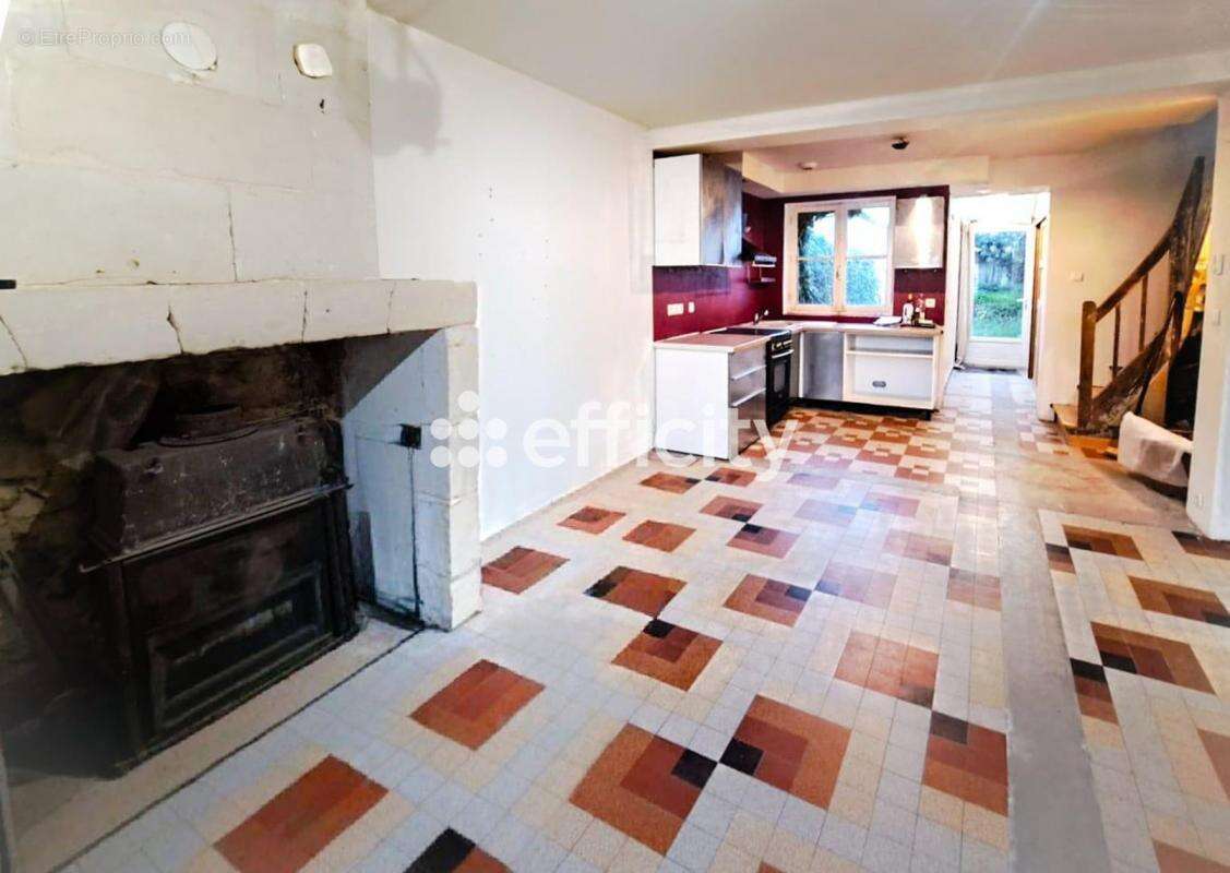 Maison à NEUILLE-PONT-PIERRE