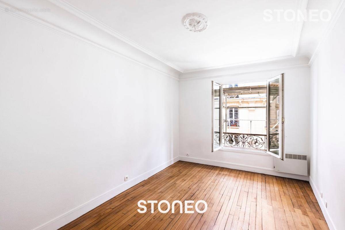 Appartement à PARIS-7E