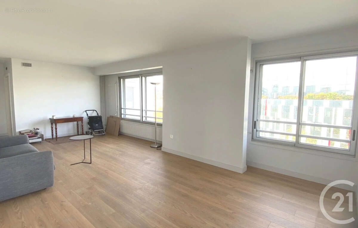 Appartement à NEUILLY-SUR-SEINE