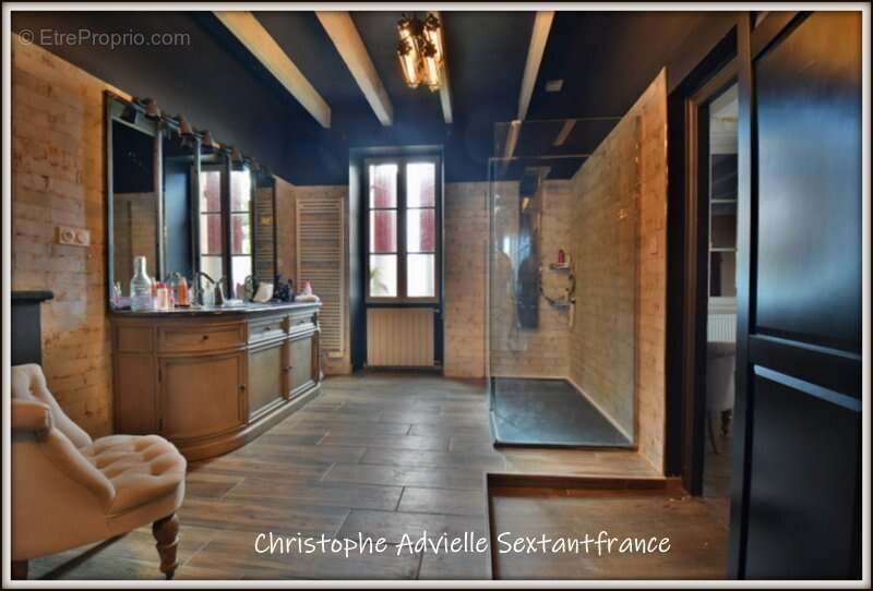 Ensemble immobilier, habitation 230 M2, 5 chambres d'hôtes, 2 gîtes, piscine sur 1 Ha - photo 13