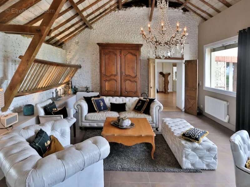 Ancienne ferme avec 6 chambre en très bonne état sur plus d'un hectare - photo 13