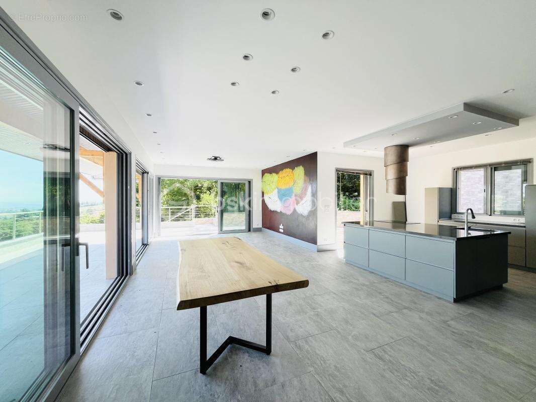 Maison à VILLE-SUR-JARNIOUX