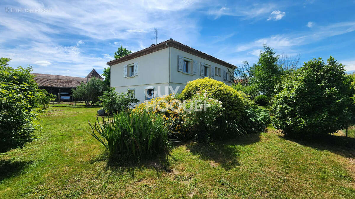 Maison à COLAYRAC-SAINT-CIRQ
