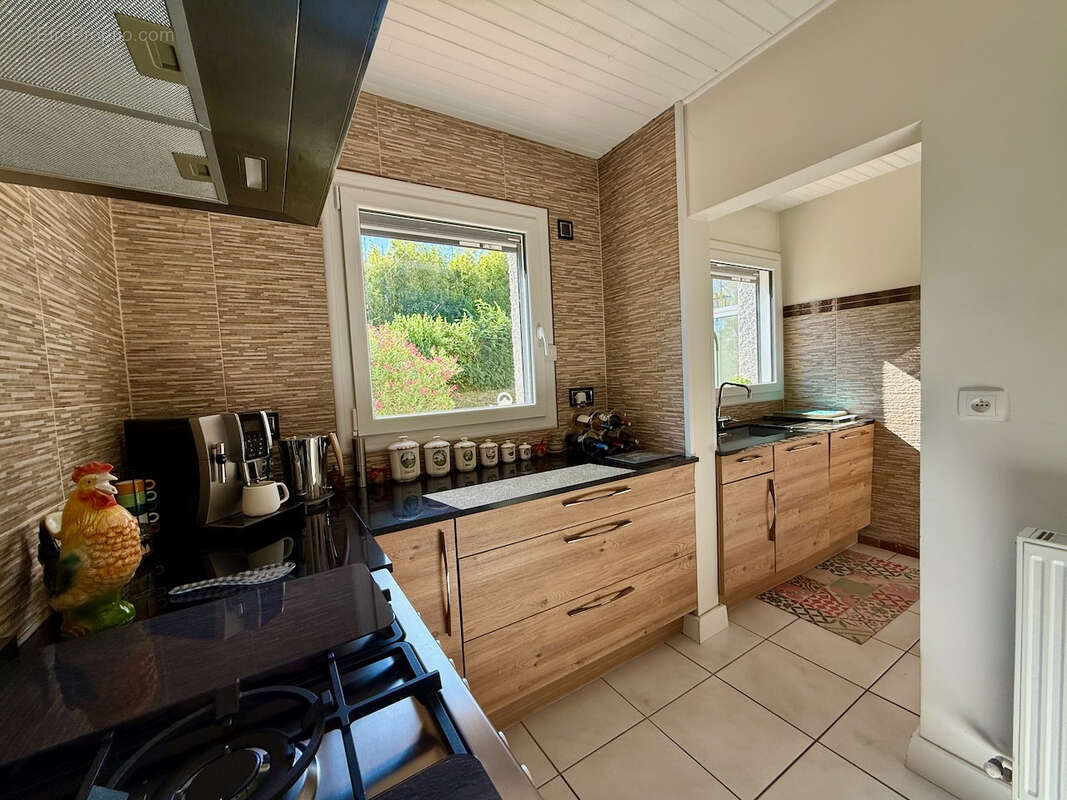 Maison Pujols 200m2 AVEC PISCINE ET VUE. Vous recherchez de la vue au calme dans un des plus beaux villages de France ? Ne cherc - photo 5