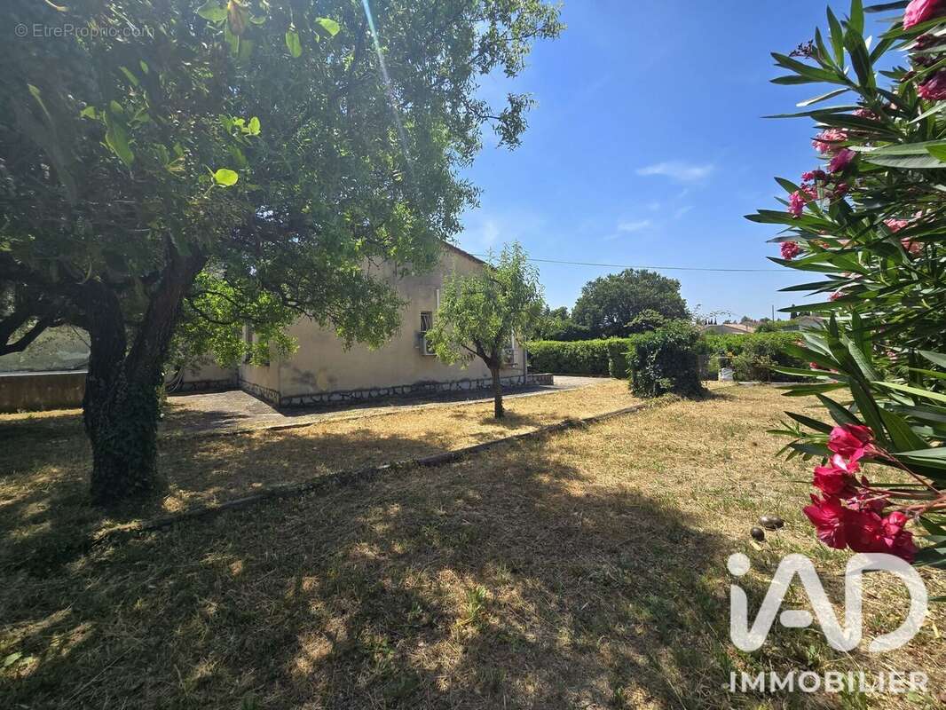Maison 79 m² à Laudun-L'ardoise  - photo 2
