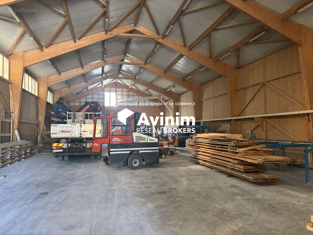 Commerce à PONT-DE-ROIDE