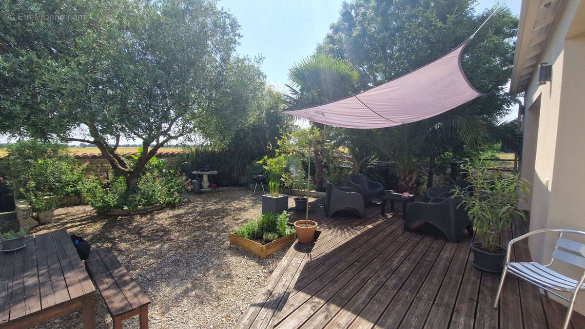 Maison à SAINT-GEORGES-DU-BOIS