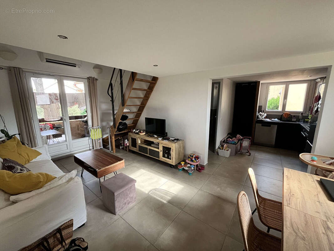 Sanary Beaucours appt T4 DUPLEX   + terrasse - photo 2