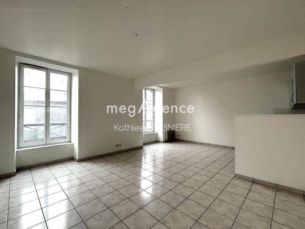 Appartement à FOUGERES